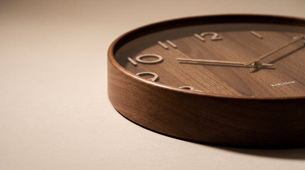 Come appendere correttamente l'orologio da parete: altezza, distanza e posizione ideale