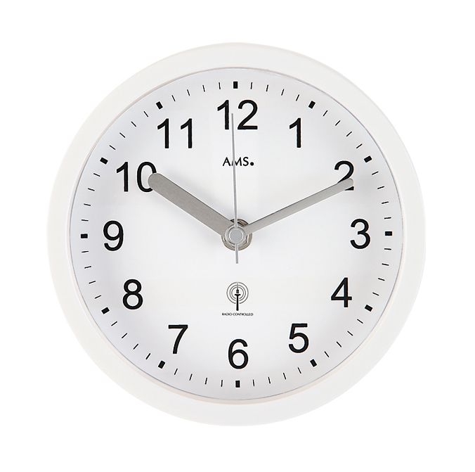Weiße Funk-Wanduhr mit schwarzem Ziffernblatt, Zeigern und Glasfront