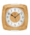 Wanduhr mit Gehäuse aus hellem Buchenholz, rundem Zifferblatt und Mineralglas