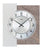 Runde Wanduhr mit weißem Aluminiumzifferblatt, schwarzen Ziffern und Zeigern, Stein