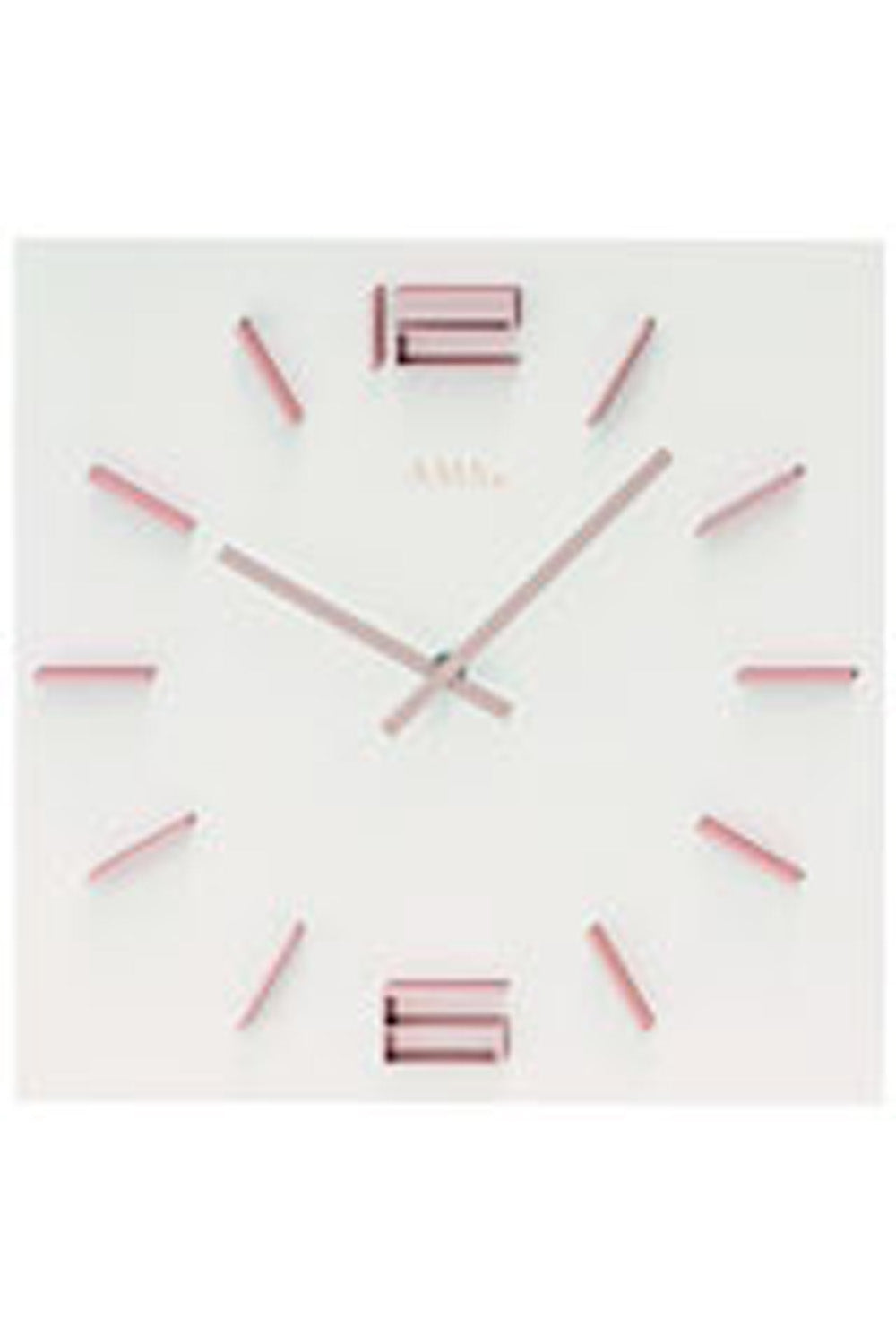 Weiße Wanduhr mit Roséfarbenen Aluminium-Ziffern und schlanken Zeigern