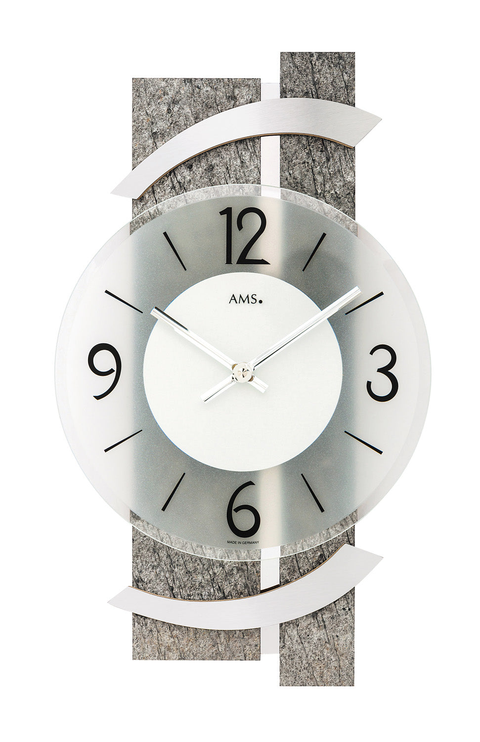 Wanduhr mit rundem Zifferblatt, arabischen Ziffern 12, 3, 6, 9 und schlanken Zeigern