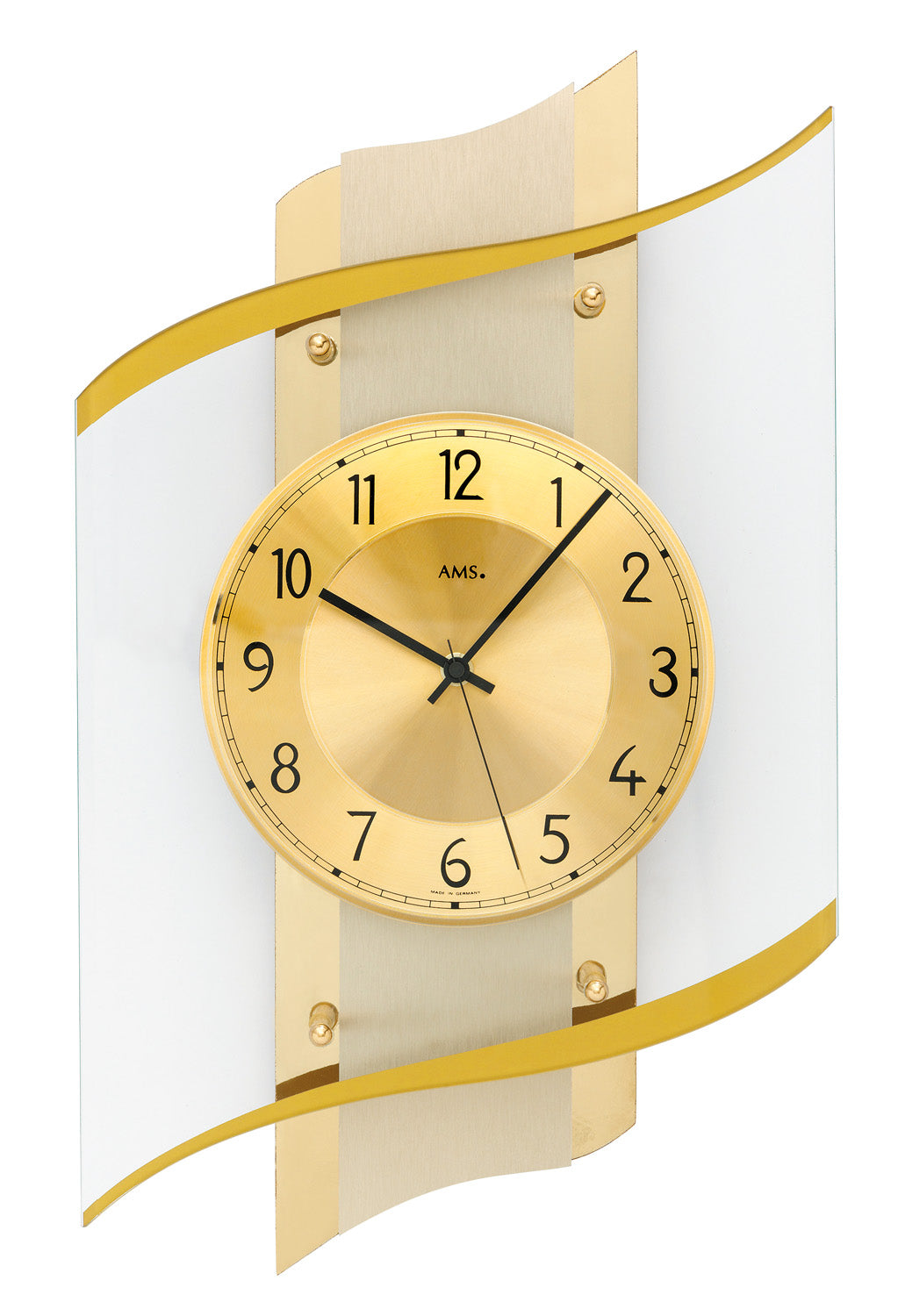 Wanduhr mit rundem Messing-Zifferblatt und schwarzen Zeigern, arabische Ziffern