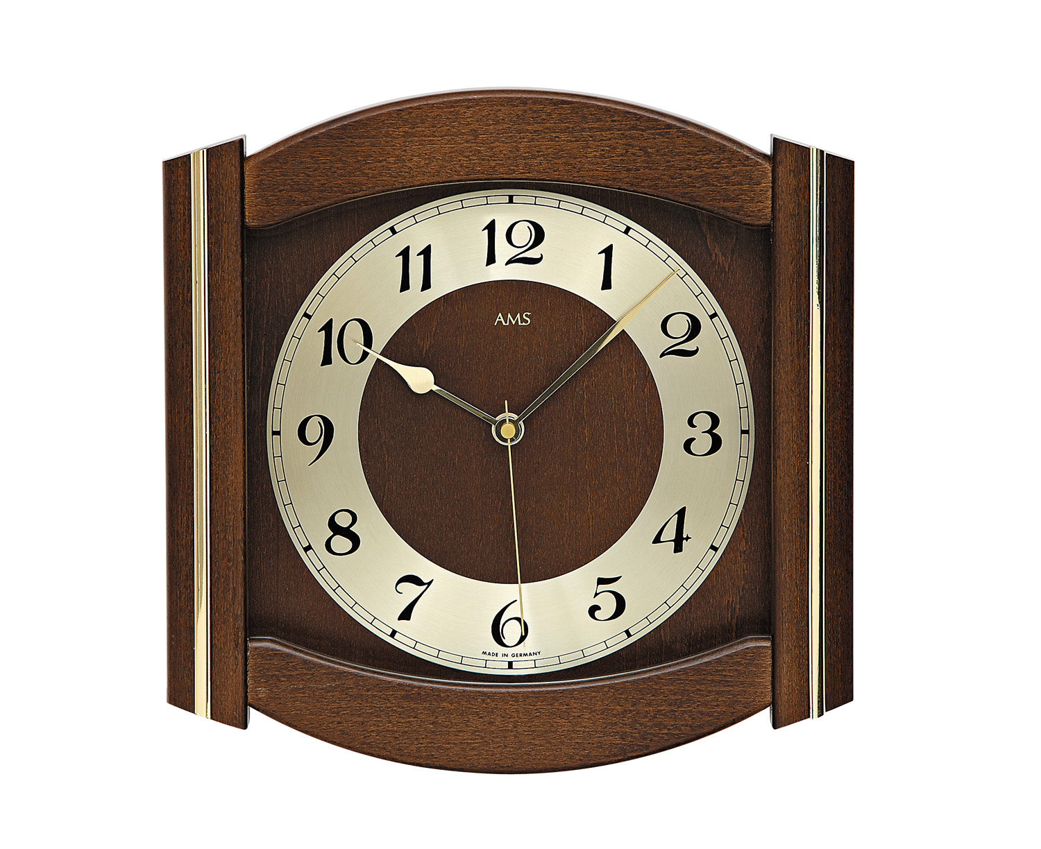 Nussbaumfarbene Wanduhr mit rundem Holzgehäuse, Mineralglas und beigem Ziffernblatt, AMS