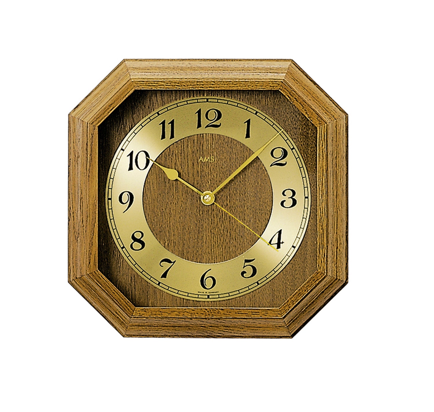 Wanduhr mit achteckigem Eichenholzgehäuse und Aluminium-Zahlenring, cremefarbenem Zifferblatt.
