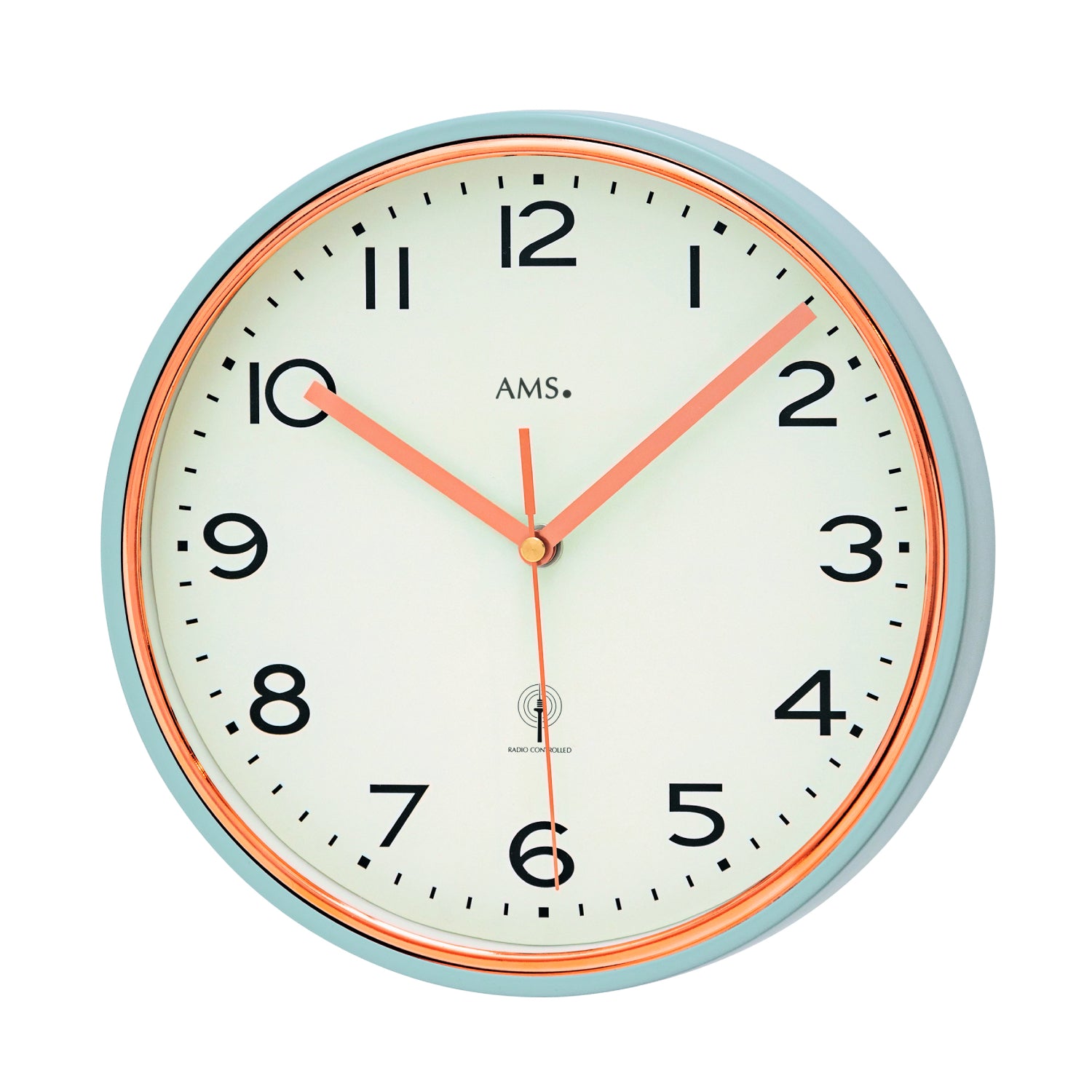 AMS Wanduhr, rundes Ziffernblatt mit schwarzen Zahlen und orangefarbenen Zeigern