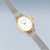 Bering Classic 11020-010 Damenuhr Gold-Silber • Saphirglas • Milanaisearmband, Bild 3