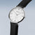 Orologio da uomo con quadrante bianco, cinturino in pelle nera, corona a vista