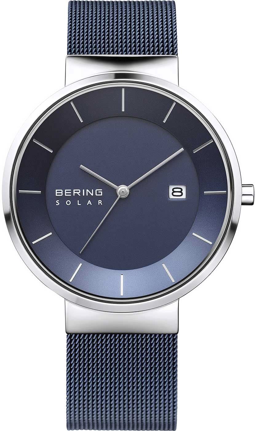 Orologio da uomo con quadrante blu scuro, cinturino milanese e chiusura in metallo