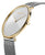 Orologio da uomo con quadrante bianco, lancette color oro, corona a destra e cinturino in maglia metallica.