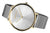 Orologio da uomo con quadrante bianco, lancette color oro e cinturino in maglia d'argento.