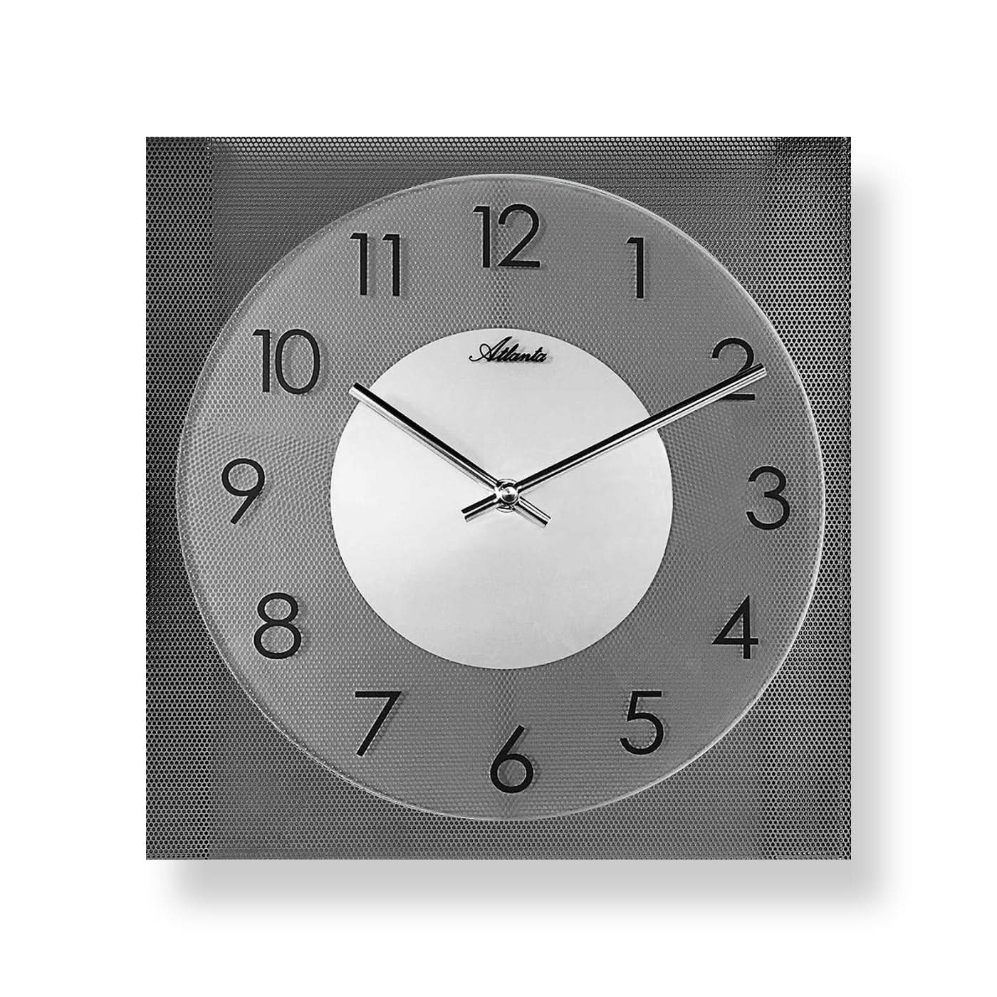 Orologio da parete moderno con quadrante grigio, cornice argentata, numeri 1-12 e lancette (Atlanta)