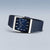 Orologio solare da uomo al polso con cinturino in rete blu e cassa argentata