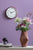 Karlsson Bella KA6043PU Wanduhr Dunkelmauve • Geräuschloses Sweep-Uhrwerk • Minimalistisches Design, Bild 4