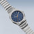 Orologio da uomo con quadrante blu, cassa argentata e cinturino in maglie metalliche