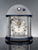 Tourbillon-Uhr mit rundem Zifferblatt, römischen Zahlen und blauem Sekundenzeiger