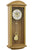 Orologio da parete in legno con quadrante rotondo e pendolo oscillante, finitura color quercia