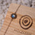 Bracciale con ciondolo rotondo in madreperla blu, catena a maglie intrecciate