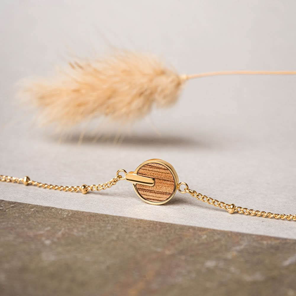 Bracciale Opaco con Ciondolo Rotondo in Legno - Modello Nucleo in Legno: Jewelry