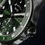 Smartwatch unisex: schermo nero con indicatore di temperatura, cassa in acciaio inossidabile, lunetta zigrinata