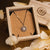 https://www.holzkern.com/media/catalog/product/4/_/4_220124_composition_gem_halskette_mondstein_rose_cv_16.jpg