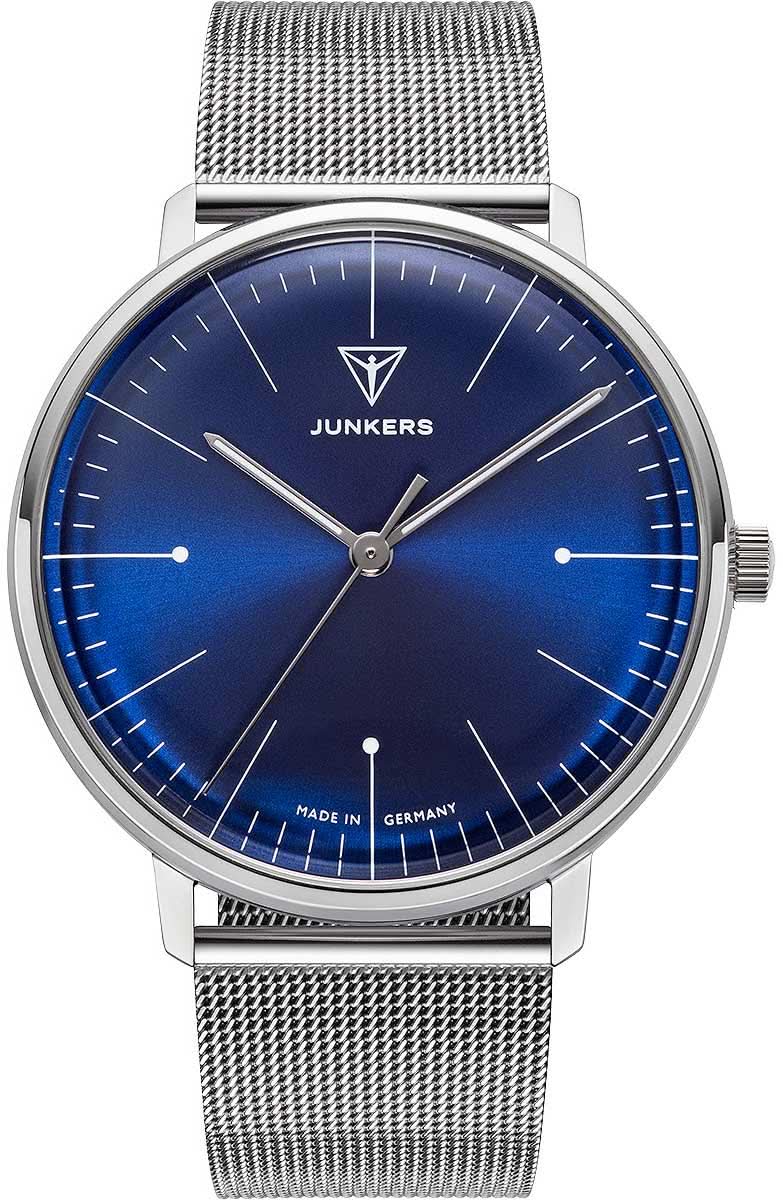 Orologio da uomo con cassa rotonda, quadrante blu e cinturino in maglia metallica; logo Junkers.