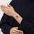 Swatch Originals Small LO117 Damenuhr Pfirsich • Gewebtes Armband • Leichtes Kunststoffgehäuse, Bild 6