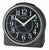 Schwarzer Seiko-Wecker mit analogem Zifferblatt, großen Zahlen und Zeigern