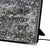 Wortuhr mit LED-Textanzeige, schwarzem Rahmen und seitlichem Metallhalter
