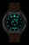Orologio da uomo con cinturino in pelle marrone, quadrante luminoso verde e cassa in acciaio