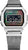 Vista frontale di orologio digitale con cinturino in maglia d'argento e display LCD rettangolare