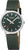 Orologio unisex con quadrante verde scuro e cinturino in tessuto verde, indossato lateralmente.