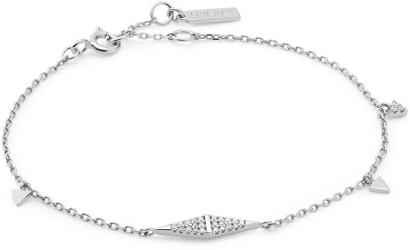 Bracciale color argento con ciondolo geometrico e parte centrale tempestata di pietre, maglie a catena