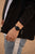 Orologio digitale Casio al polso, cinturino nero, display leggibile