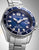 Orologio da donna con quadrante blu, indici luminescenti bianchi e lunetta in acciaio inossidabile