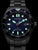 Orologio da donna con quadrante blu scuro e indici subacquei luminescenti verdi