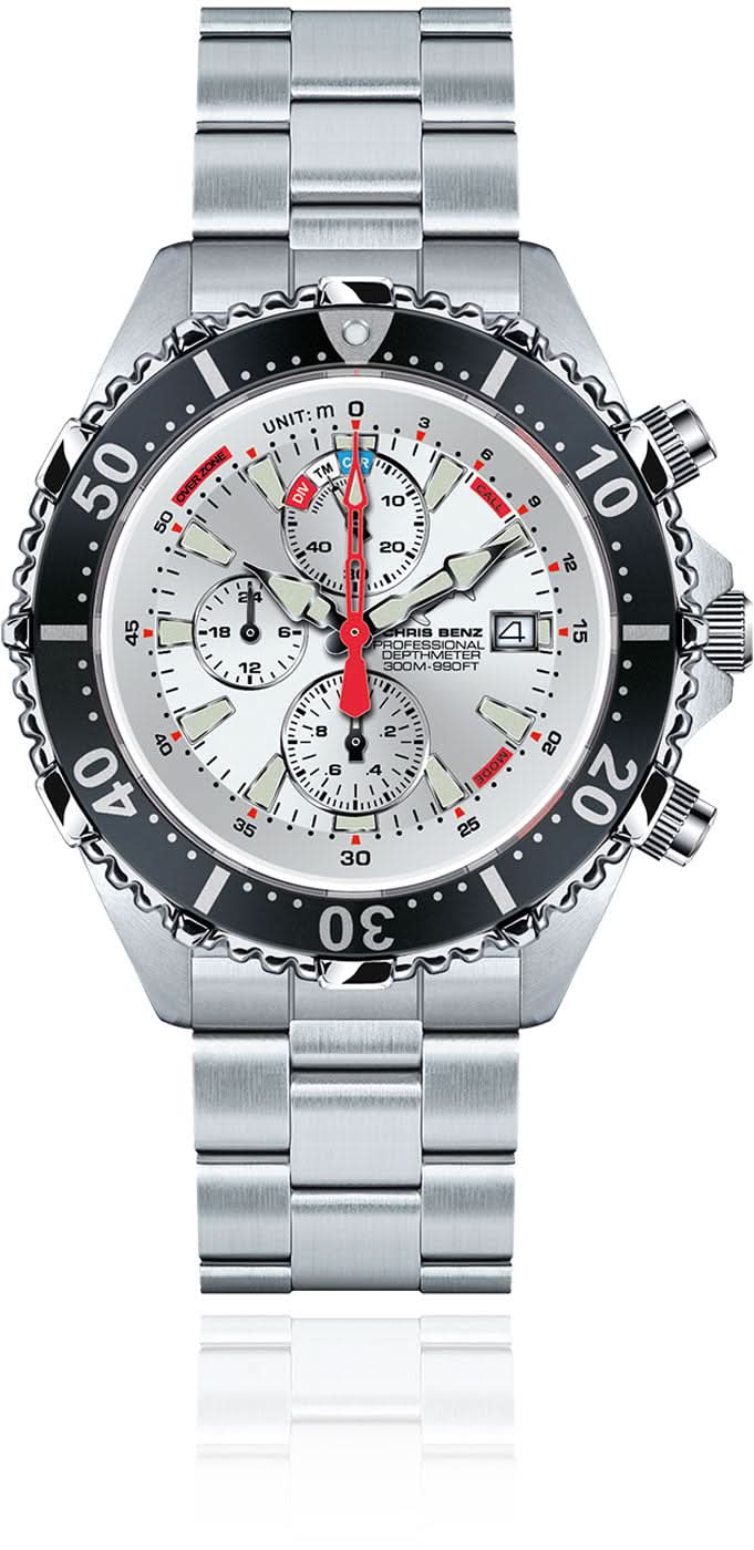 Analoge Herrenuhr mit weißem Zifferblatt, roten Chronographenzeigern und Edelstahlband