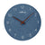 Blaue Wanduhr mit arabischen Ziffern, rotem Zeigersatz und Schriftzug Atlanta