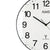 Runde Funk-Wanduhr mit weißem Ziffernblatt, schwarzen Zeigern und arabischen Zahlen