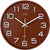 Orologio da parete rotondo con quadrante marrone, numeri e lancette bianchi, logo JVD