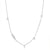 Collana color argento con ciondolo geometrico tempestato di pietre