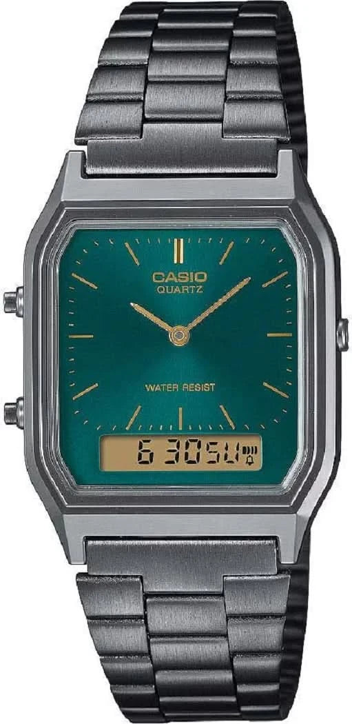 Casio Armbanduhr mit dunkelgrauem Metallarmband, rechteckigem Gehäuse und grünem Display