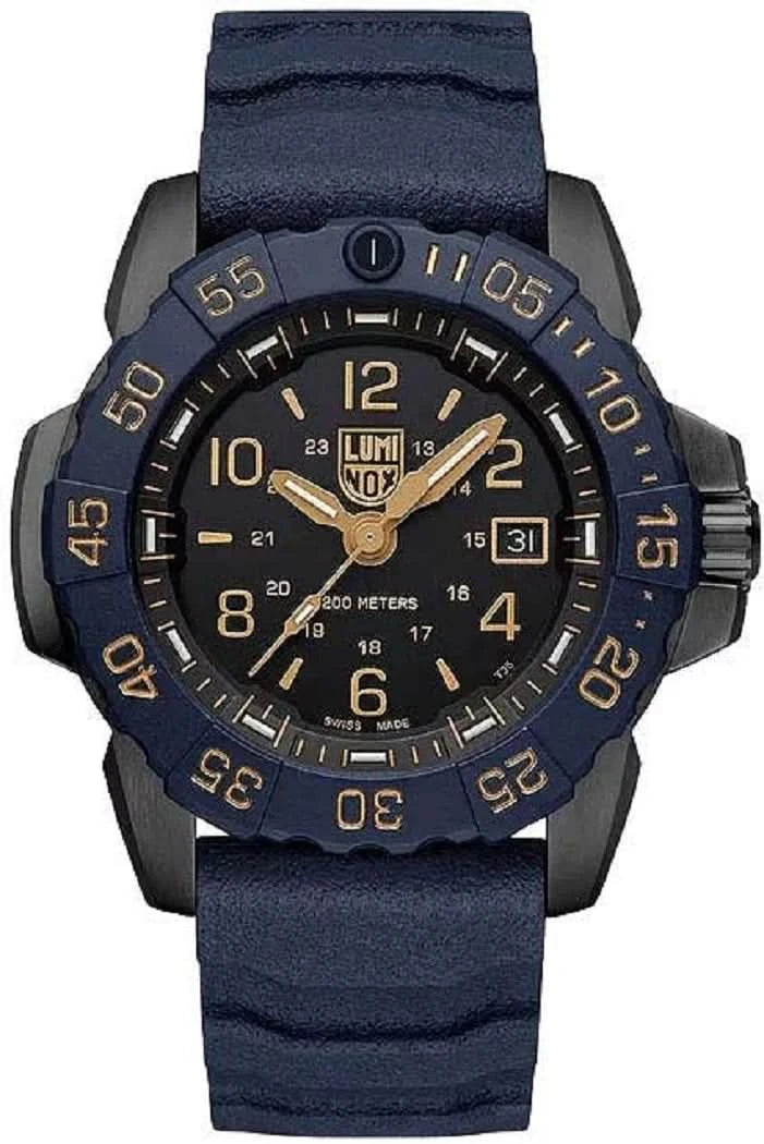 Orologio da uomo con cinturino in silicone blu, quadrante nero, indici luminescenti e datario.