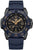 Orologio da uomo con cinturino in silicone blu, quadrante nero, indici luminescenti e datario.