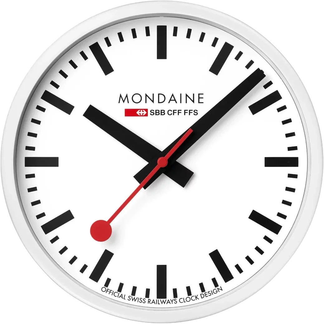 Aluminium-Wanduhr mit weißem Zifferblatt, schwarzen Zeigern und roter Sekunde