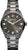Herrenuhr mit grauem Metallarmband, rundem Zifferblatt und goldfarbenen Zeigern