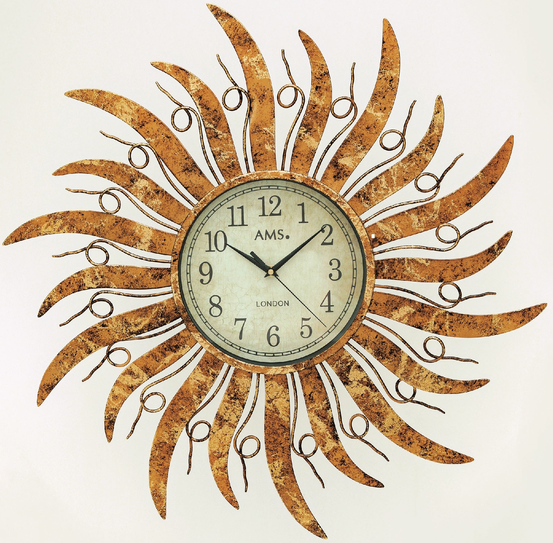 Wanduhr mit goldfarbenem Sonnen-Design und rundem Ziffernblatt