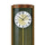 Nahansicht Wanduhr: Zifferblatt mit römischen Zahlen und goldenen Zeigern