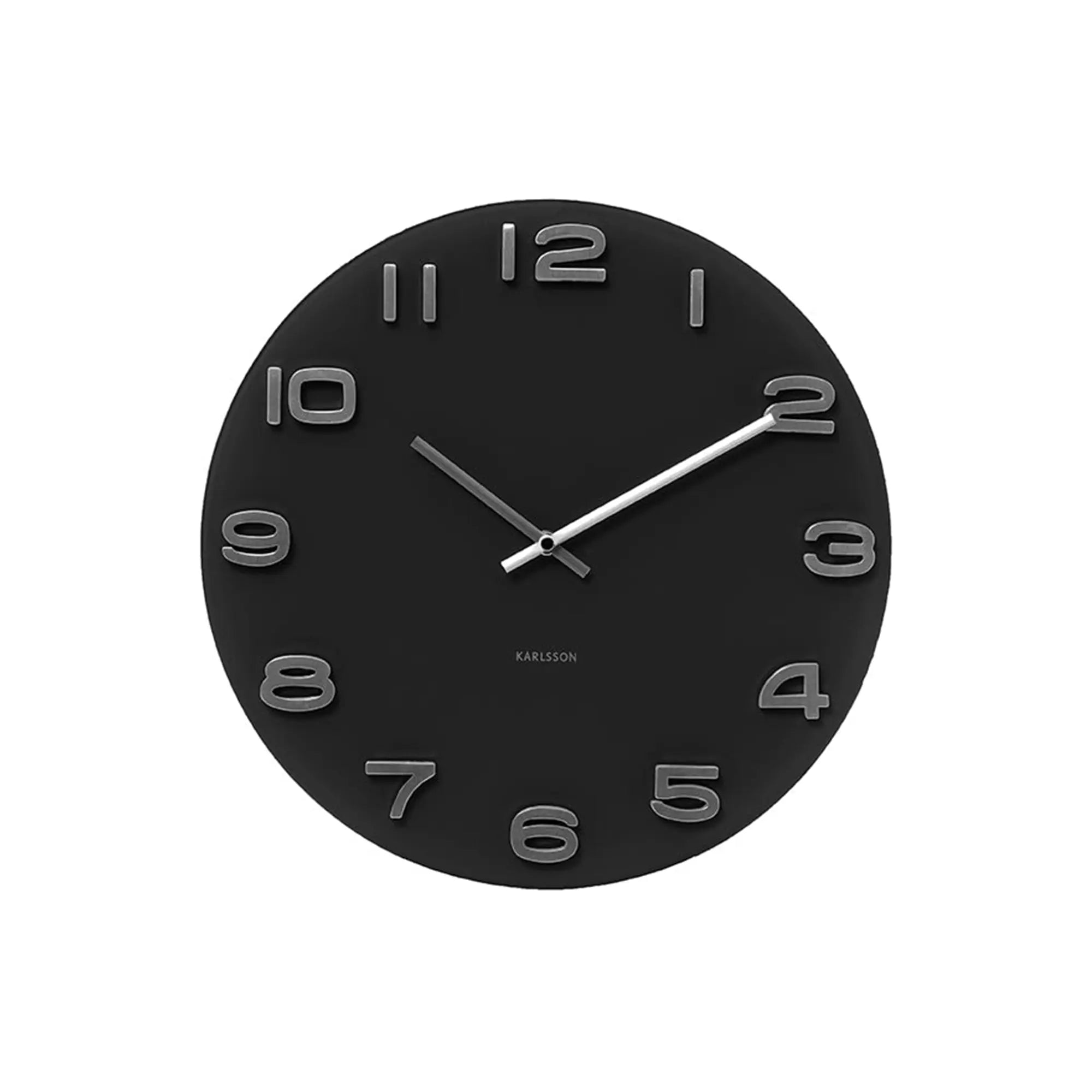 Runde schwarze Wanduhr mit silbernen Stundenmarkierungen und Zeigern