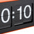 Orologio da parete Karlsson Wide Flip KA5999OR Arancione • Design retrò con numeri a ribalta • Funzionamento a batteria